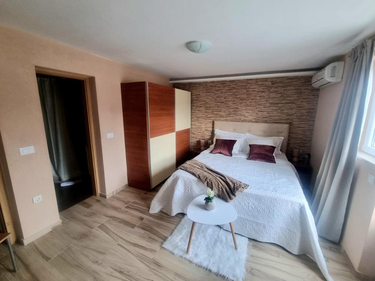 Apartments Luxury Oasis Makarska Exterior photo